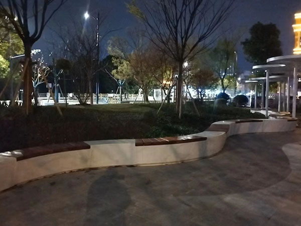 石凳