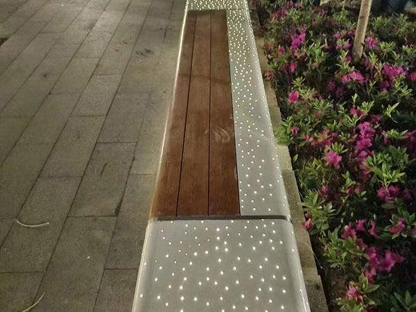 石凳