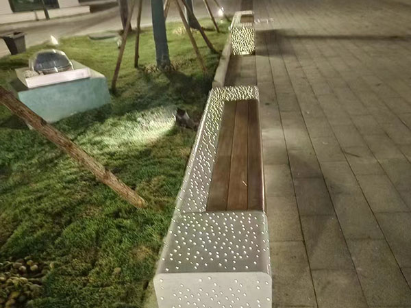 石凳